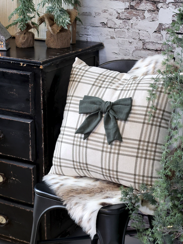 Kissenhülle mit Schleife *verte*