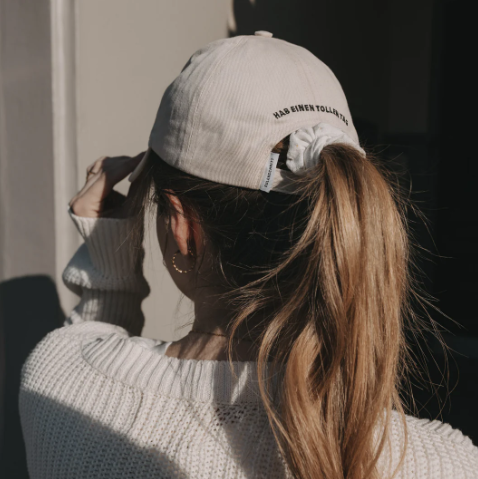 CAP *beige* schwarzes Herz - 1