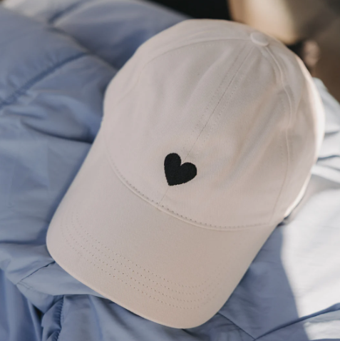 CAP *beige* schwarzes Herz - 3