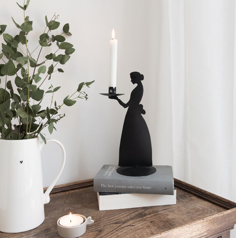 Candle-Lady - 0