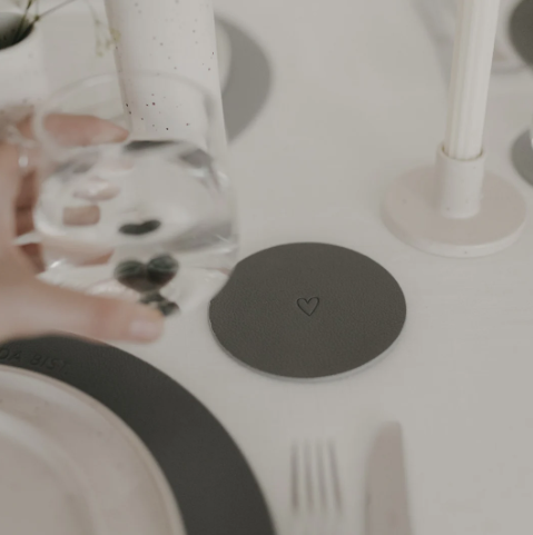 Wendbarer Untersetzer *Herz* 2er Set grau