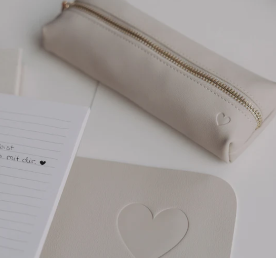 Federtasche *Herz* taupe