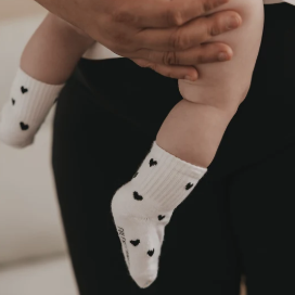 Babysocken *Allover Herzen* schwarz - 2